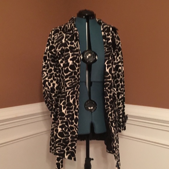Black and white animal print jacket - Picture 5 of 6